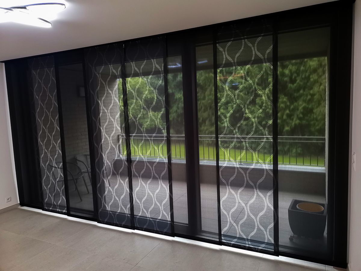PANNEAUX JAPONAIS KADECO SUR RAIL SAPHIRE DECOLINE NOIR
