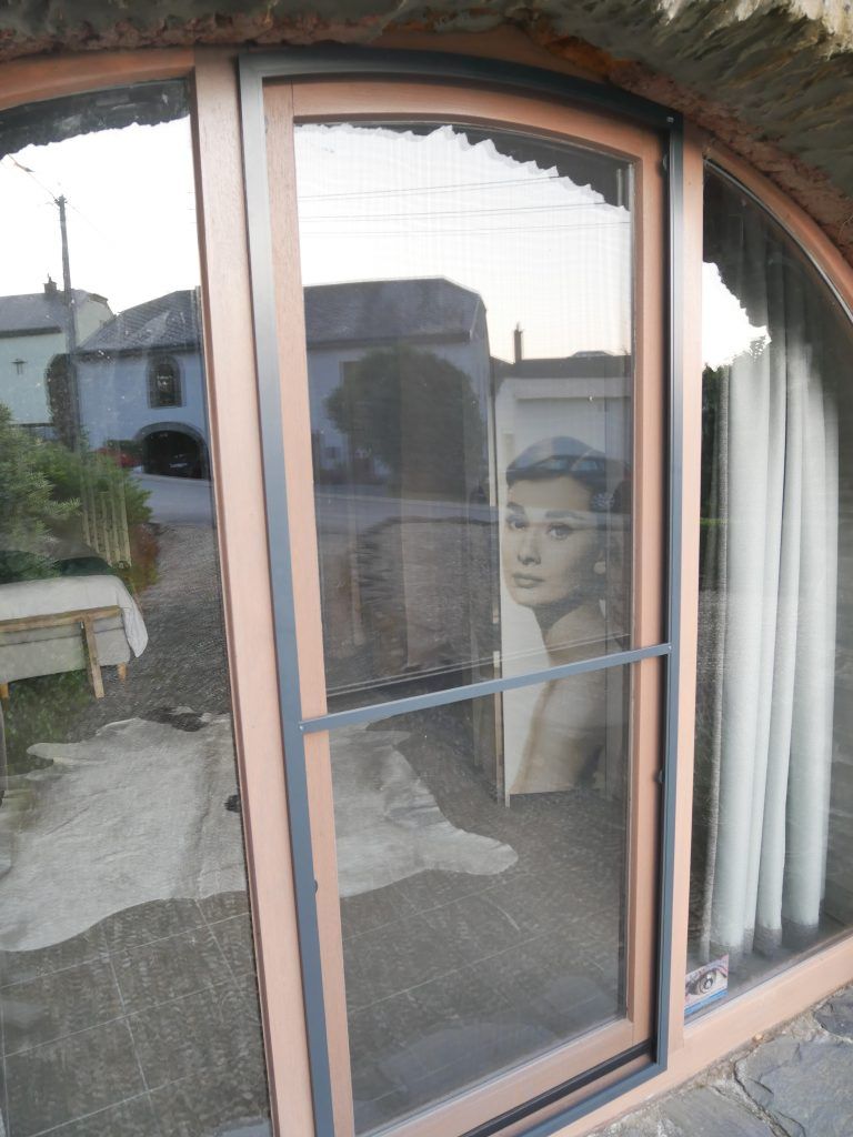 Moustiquaire cintrée pour fenêtre arrondie MHZ