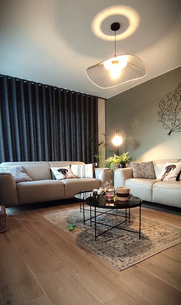STORES AMÉRICAINS ET TENTURES "WAVE" AVEC TISSU CASAMANCE (VAUX-SUR-SÛRE)